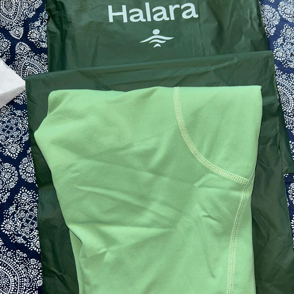 HALARA Light Green Leggings